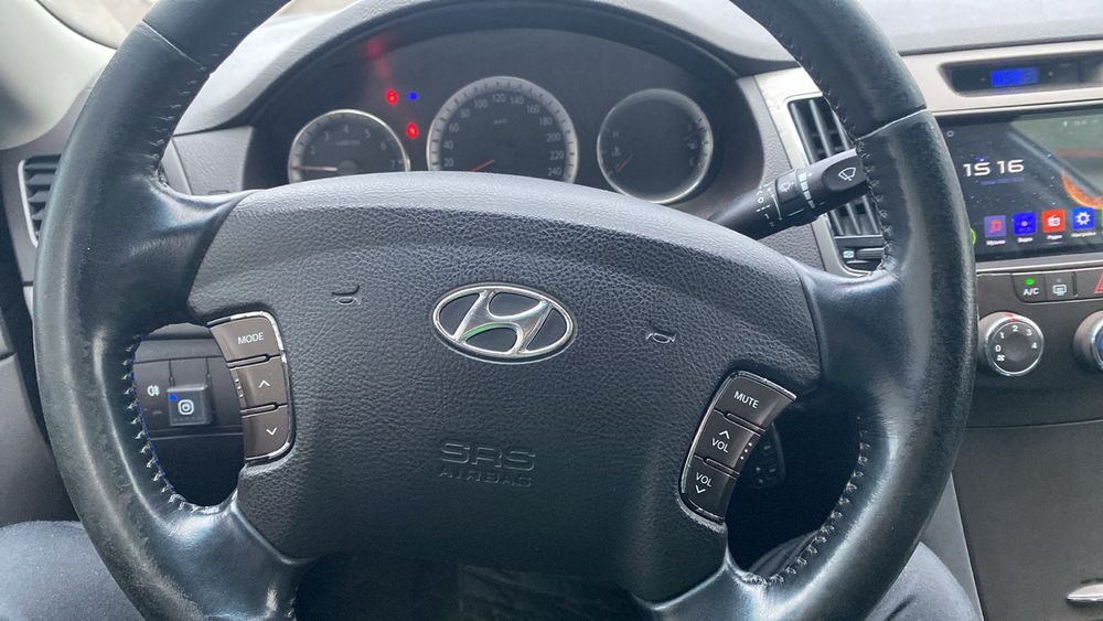 Продам машину HYUNDAI  SONATA