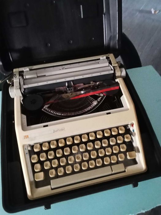 Máquina de escrever antiga
