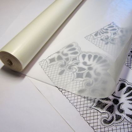 Прозрачная бумага или ткань для снятия копий с чертежей рисунков 6 букв