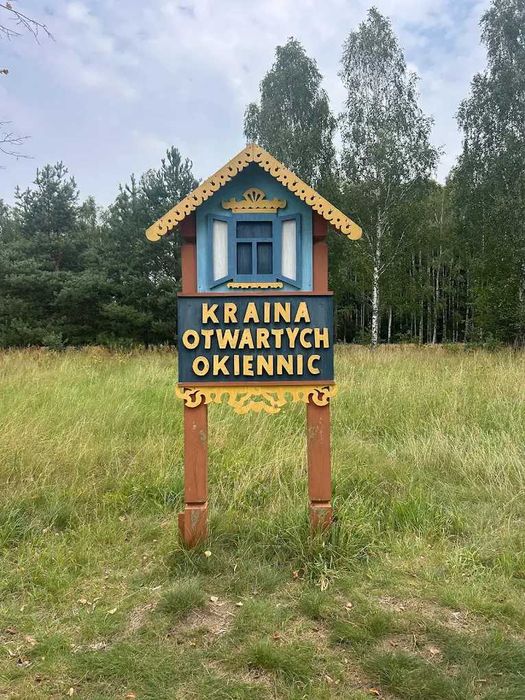 Domek, chatka na wsi, za wsią pod lasem podlaskie