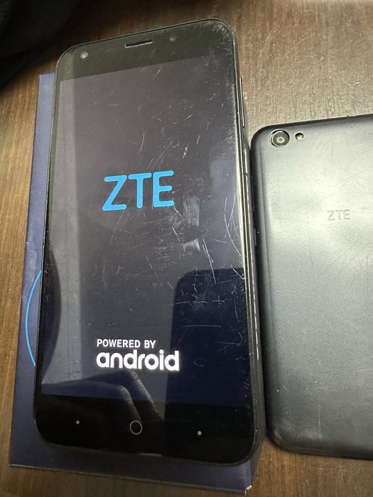 Продам  2 мобильных телефона ZTE