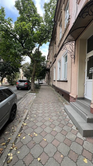 Продаж комерційного приміщення м. Стрий, вул. Олесницького