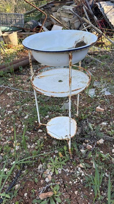 Vários artigos antigos , vendidos como estão nas fotografias