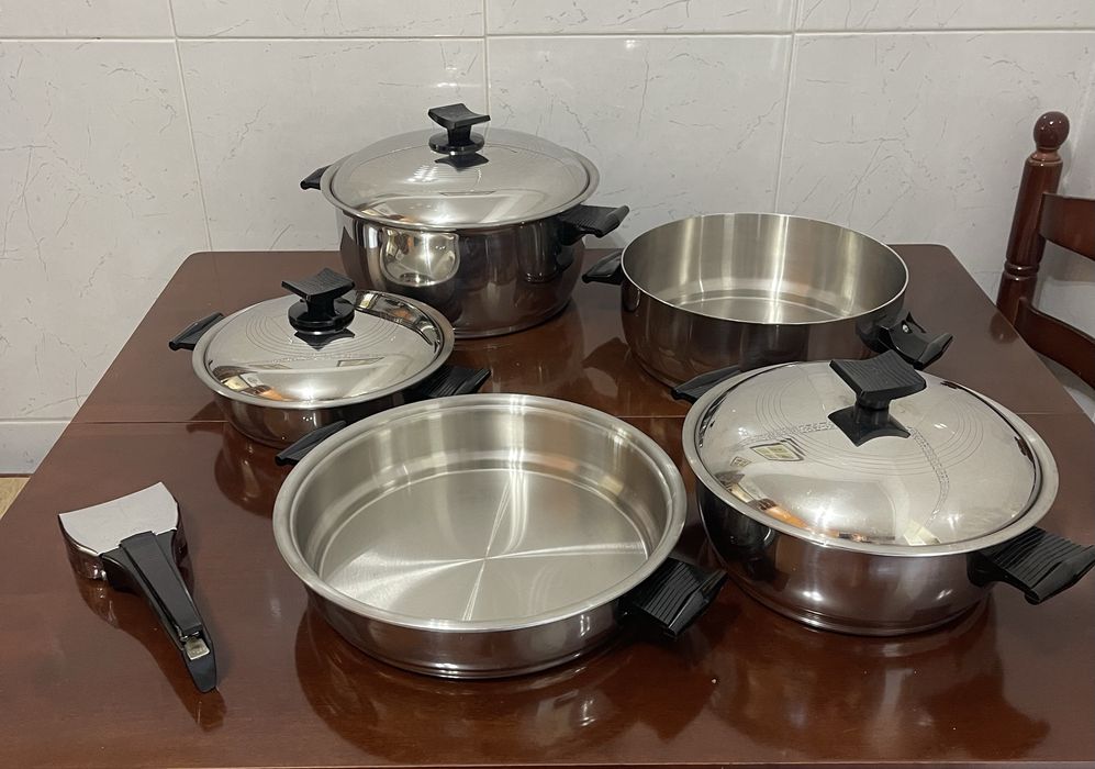 Trem de cozinha RENA WARE-Novo