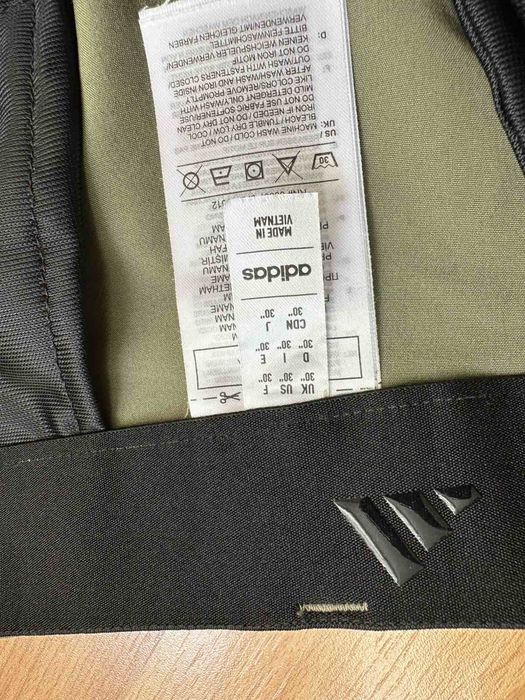 Шорти Adidas M розмір