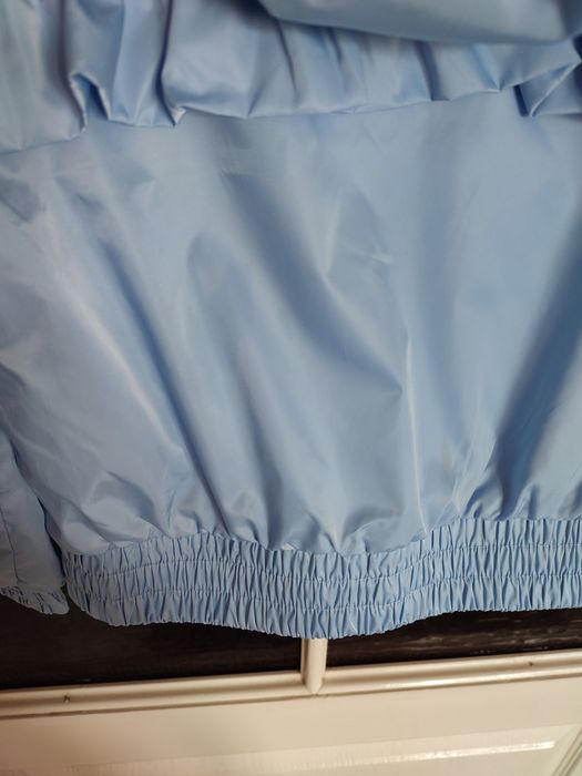 Блакитна куртка вітрівка на дівчинку 4/5 років