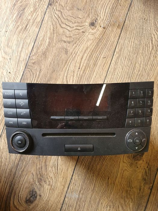 radio cd / płyty - mercedes oe w211 a2118702889
