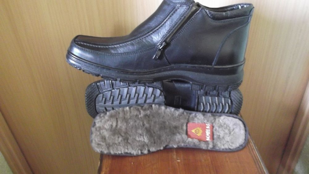 Продам зимние кожаные ботинки на овчине.