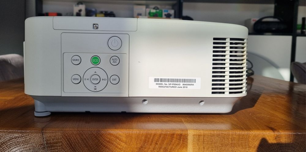 Проектор  NEC P554U