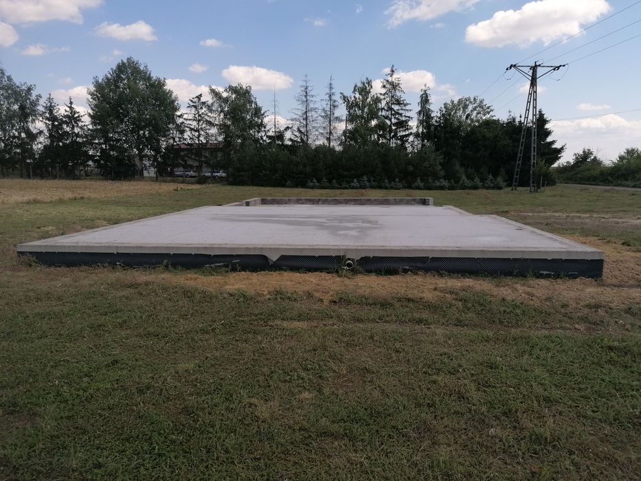 Działka budowlana z rozpoczętą budową