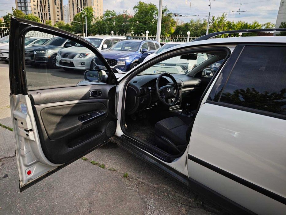 Продам Volkswagen Passat 2000р. #77177