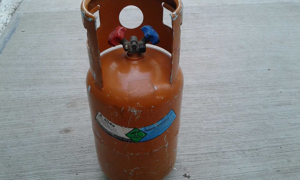 Продам Бочку 200л Алюминеву, и металическую пласмас канистры