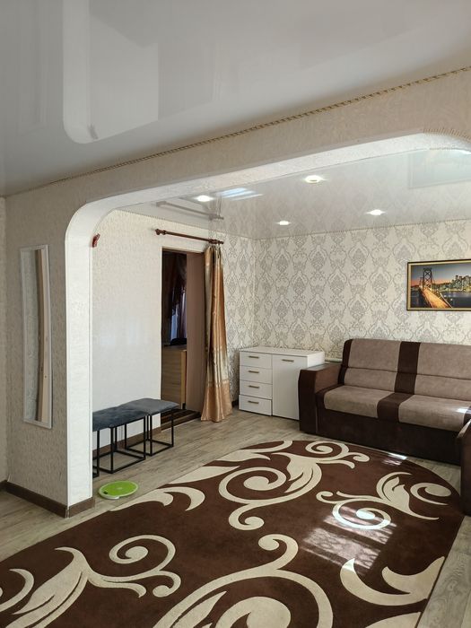 Продам  будинок, в місті, ремонт, зручності , меблі ,техніка.