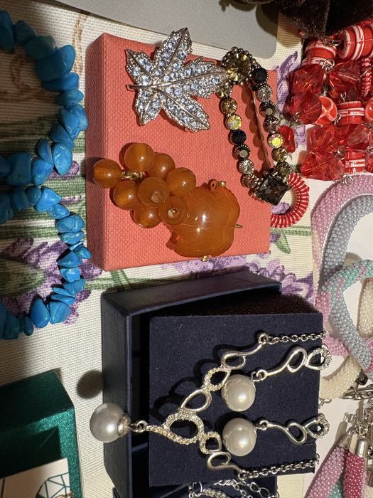 Біжутерія Кольє, каблучки , набори, броши, бурштин, скіфська етника.