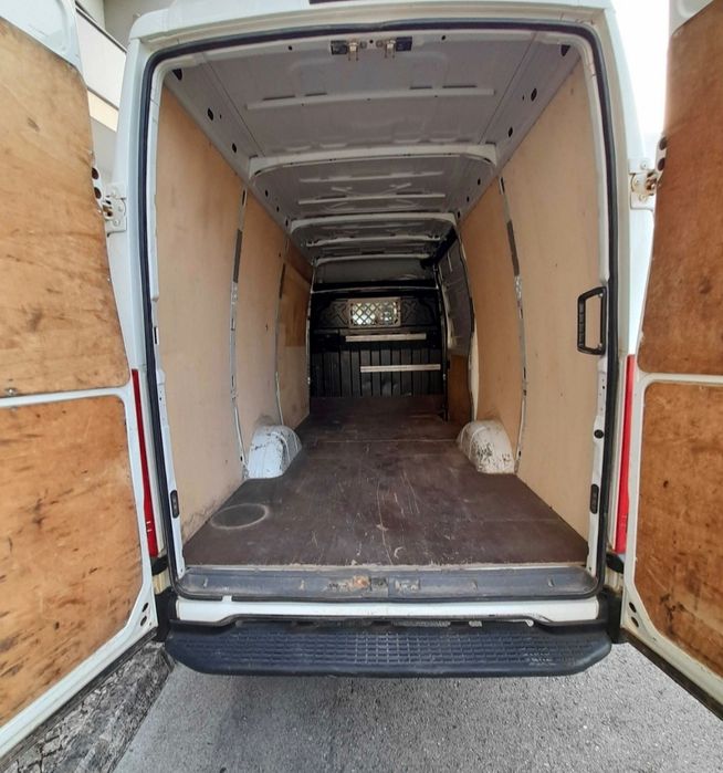 CARRINHAS DE CAIXA FECHADA p/todo o tipo de entulho e resíduos de obra