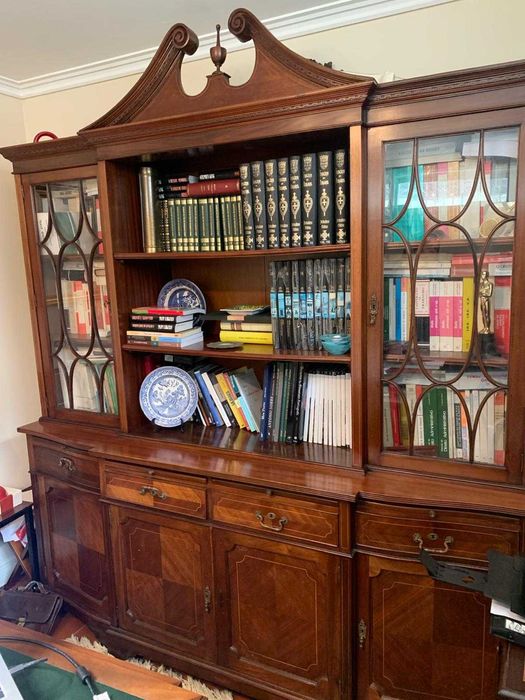 Antiguidade em estilo Inglês - louceiro/vitrine