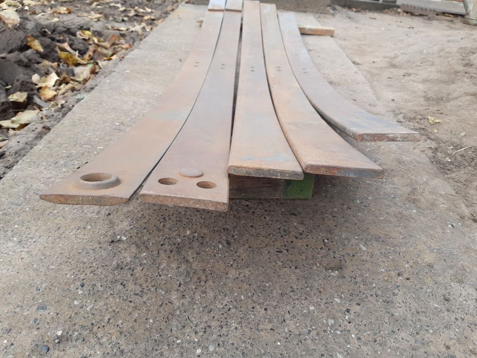 Лист коренной, подкоренной передней рессоры ЗИЛ-130. Сделано в СССР: 1 ...