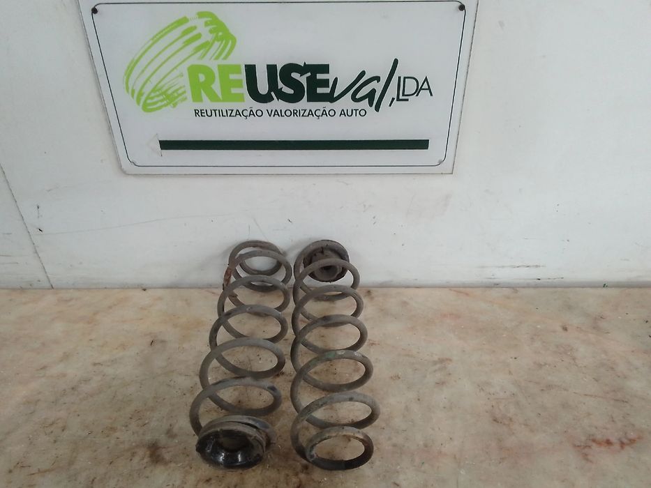 Mola de suspensão trás direita VOLKSWAGEN Golf IV (1J1)