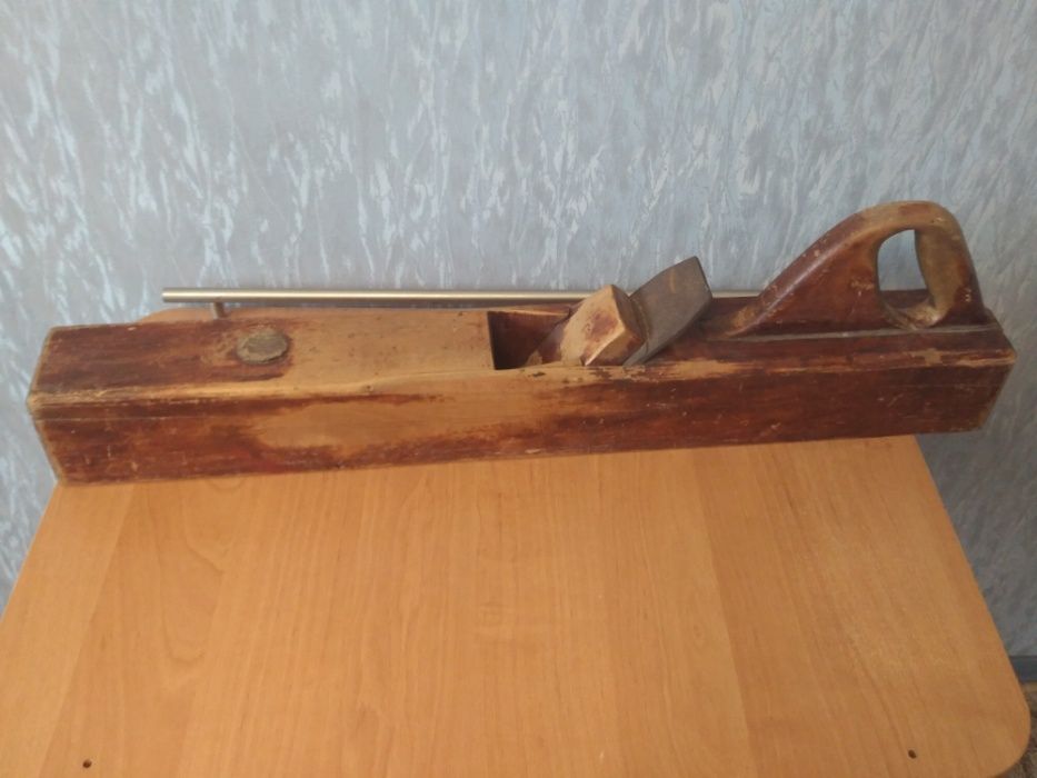 Рубанок деревянный, большой .