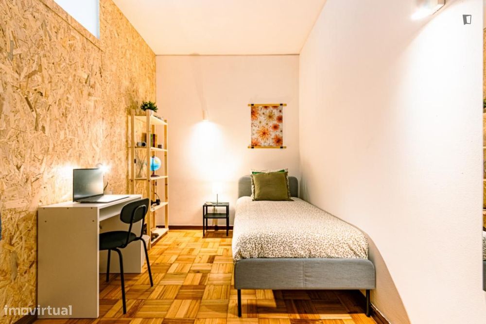 Quarto - localizado em Ramalde Porto
