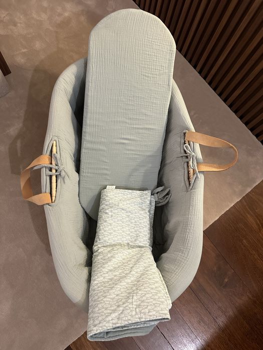 Alcofa com asas de pele natural da Lavandiska