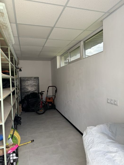 Неперевершена Американка поруч з лісом(!)