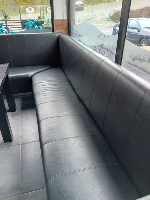 Mesa e 3 Sofas de restaurante