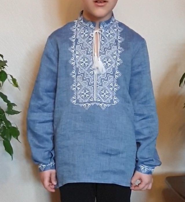 Вишиванка льон блакитна  на зріст 134 см