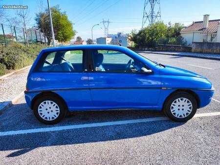 Lancia Y 1.1 blue