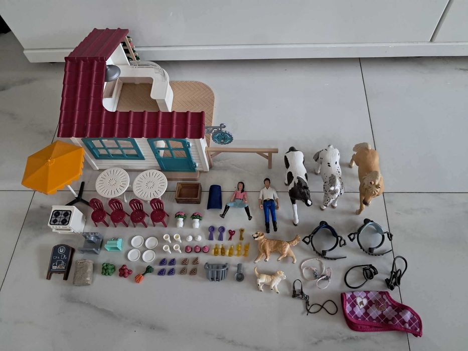 Schleich Kawiarenka dla jezdzcow 42519 i Zestaw Koń Andaluzyjski