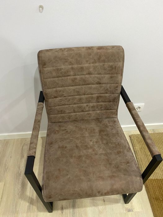 4 Cadeiras para Sala de Jantar em ótimo estado