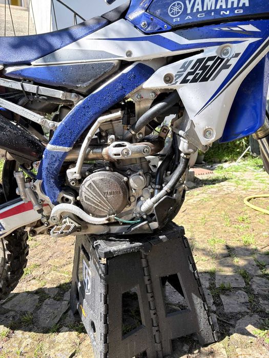 Yzf 250 matriculada