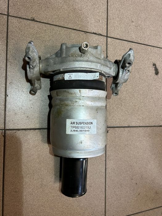 Poduszka Miech Amortyzatora Lewy tył VW Touareg II Porsche Cayenne II