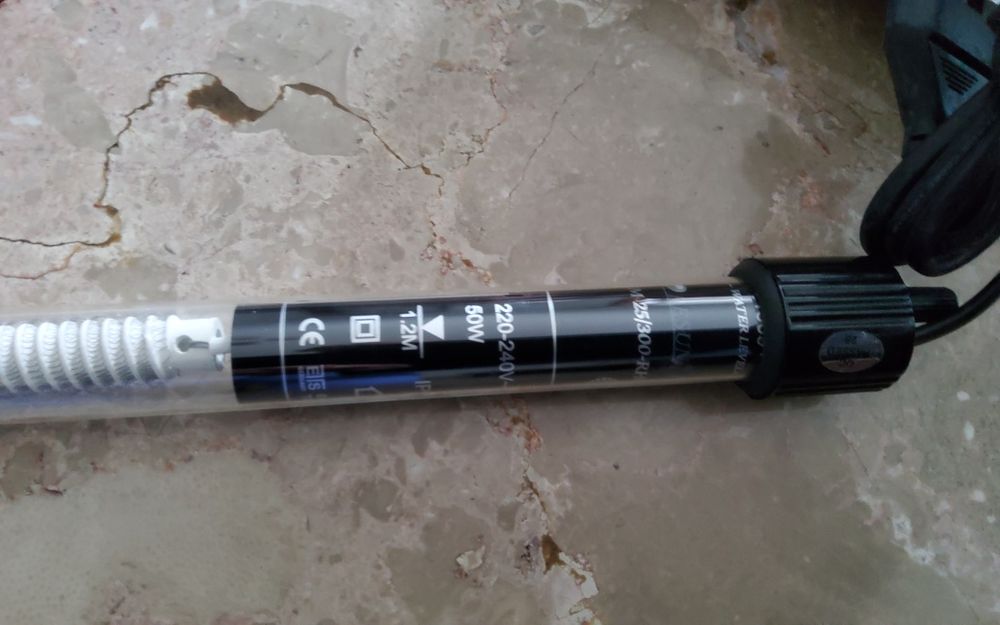 Working mechanical thermometer and timer.438006559225292800