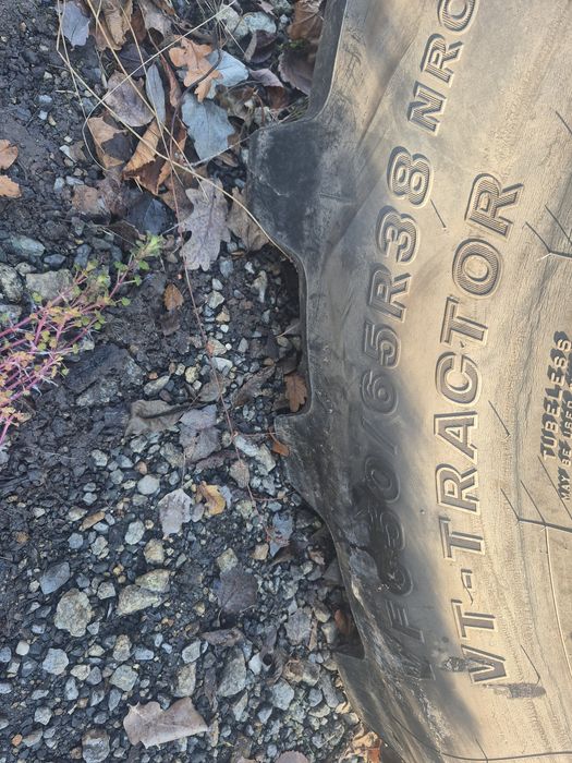 Opony 650/65R38 Bridgestone.