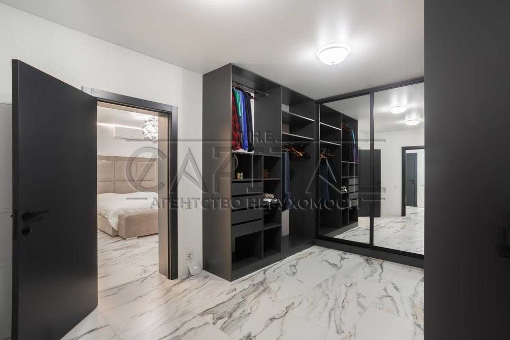 Продам автономний будинок 320м2 з бомбосховищем/басейном в с.Щасливе