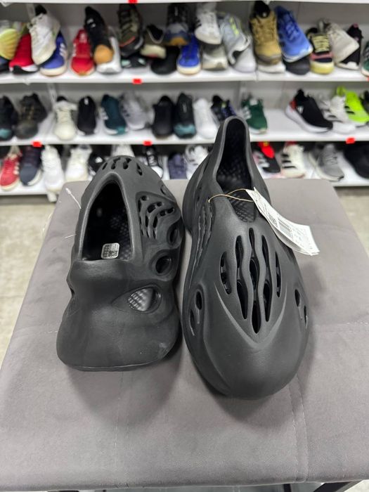 ОРИГІНАЛ 100% Кросівки Тапочки чоловічі Adidas Yeezy Foam Runner Black HP8739 46