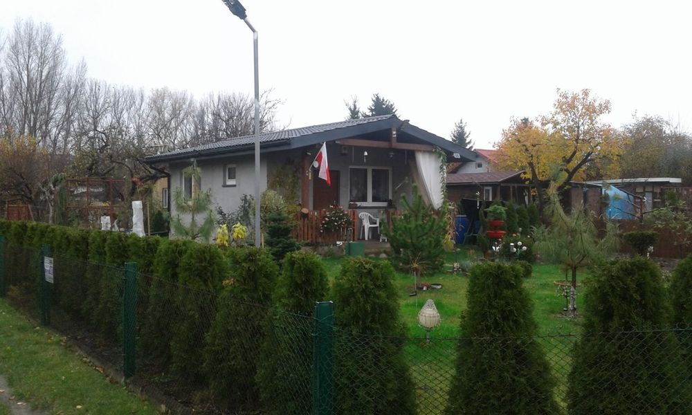 Działka ROD Mieszka I Warszawa Domek murowany