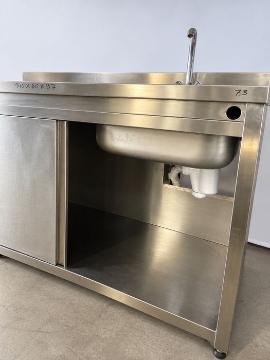 Bancada inox com pio, prateleira e torneira