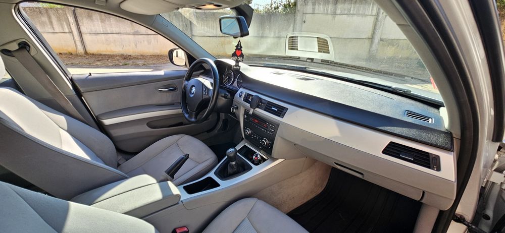 BMW 320d Touring 2010 – Revisões na Marca