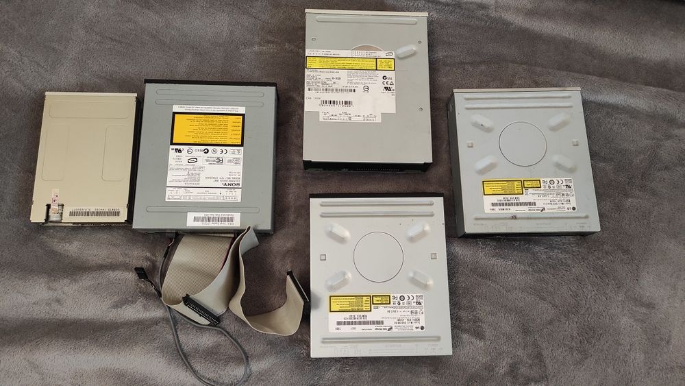 DVD - привід комп'ютера.