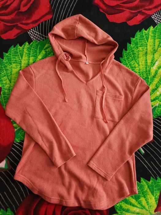 Одежда  б  50 грн шт/ в пакете 10 шт толстовок/кофт+ 1 шт в подарок