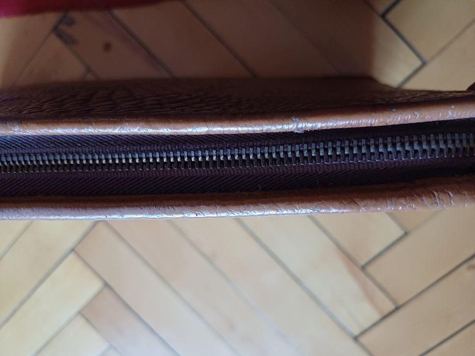 Продам папку в неплохом состоянии