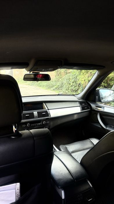 BMW x5 2012  року