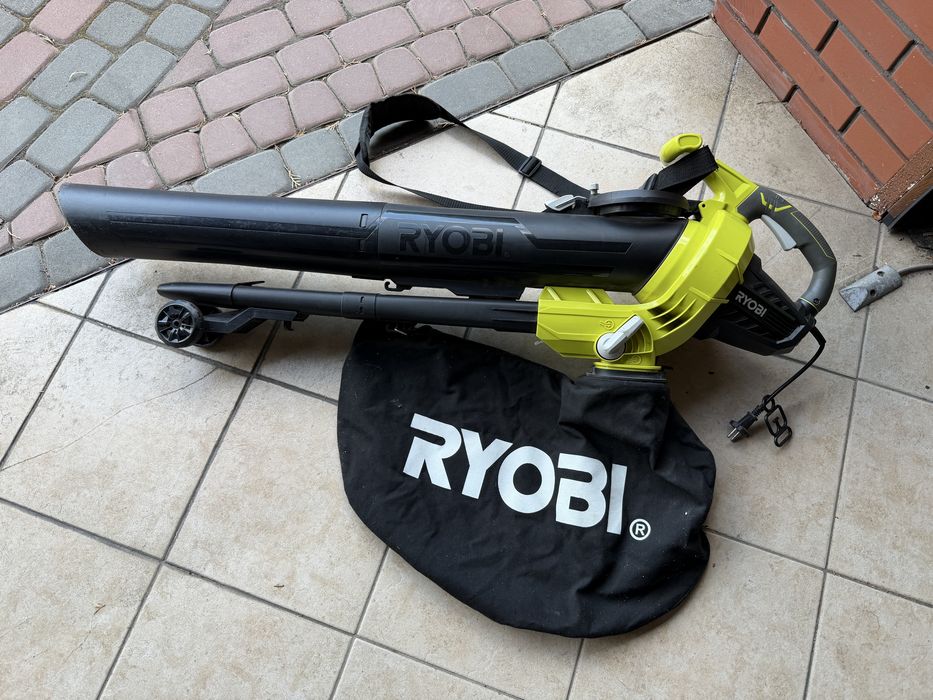 Odkurzacz - dmuchawa do liści Ryobi RBV3000 CESV01 o mocy 3000W