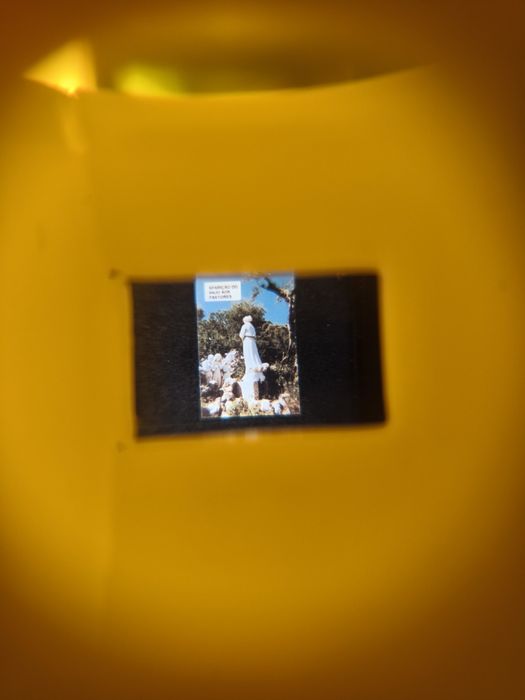 Brinquedo Câmera Fatima Amarela e Laranja.