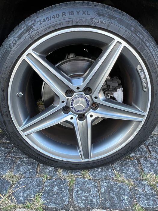 Mercedes C AMG- com teto duplo de abrir