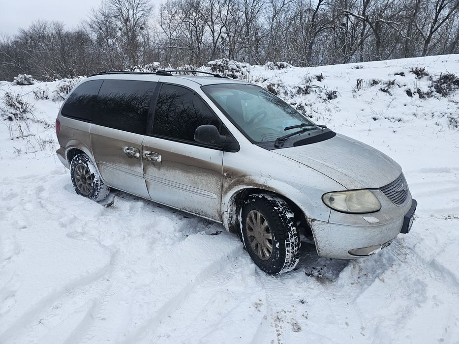 Не молодий, але надійний автомобіль з потужним та економним двигуном 2.5 турбо дизель.
Нова гума, акум, повне ТО.
Розхід: 7 траса, 8-9 місто.
Звичайний продаж, обмін на всюдихід з моєю доплатою. 
Салон цілий, не палив, є ще ряд сидінь, стара гума, деякі запчастини. 
Ціна 5 к американських долорів