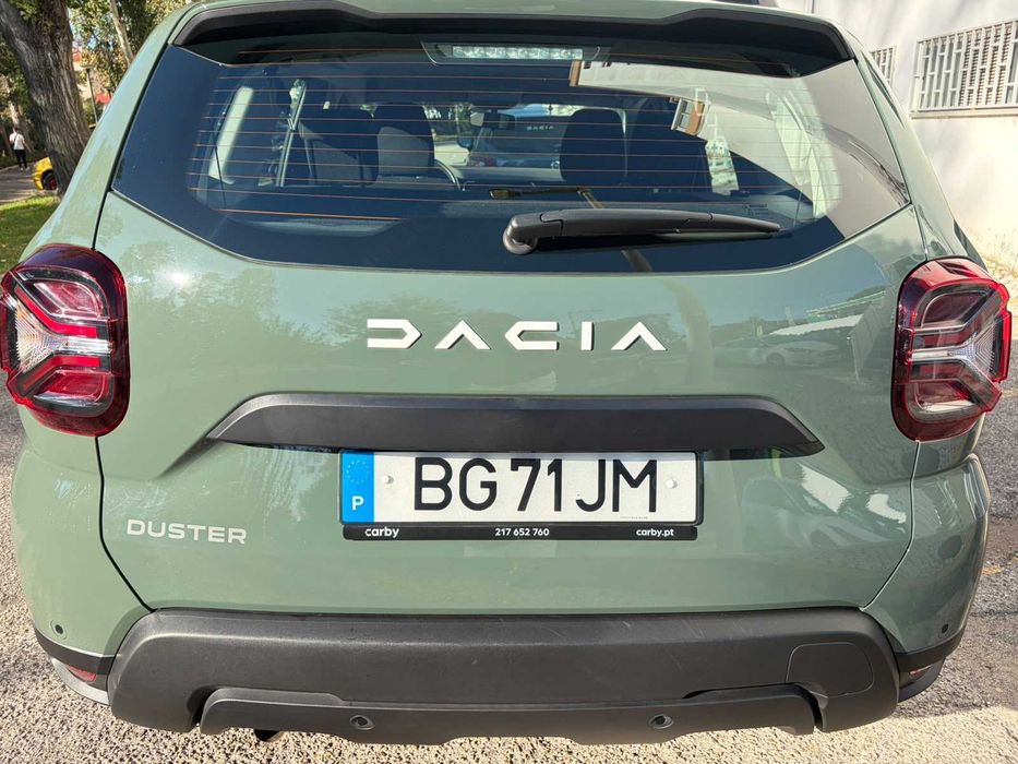 Carro 2024 impecável