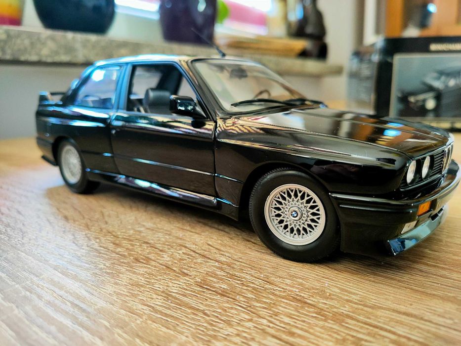bmw m3 e30 1:18 - antyki i przedmioty kolekcjonerskie | OLX
